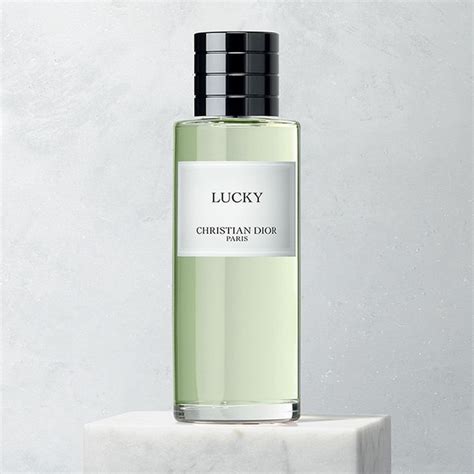 Lucky : eau de parfum mixte aux notes florales et 